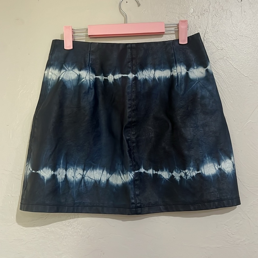 ZARA FAUX LEATHER TIE DYED MINI SKIRT ….. 379 - Picture 6 of 10